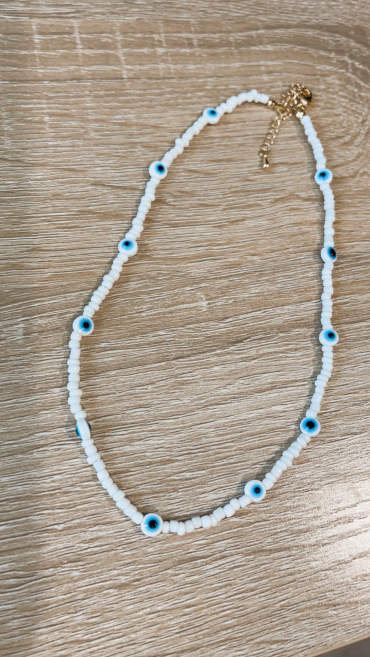 Evil eyes chocker
