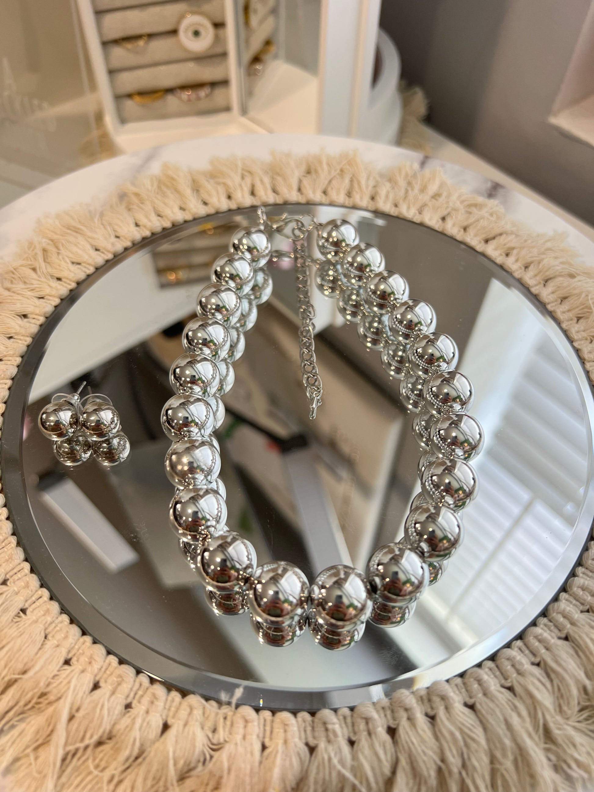 Vera Statement Necklace
